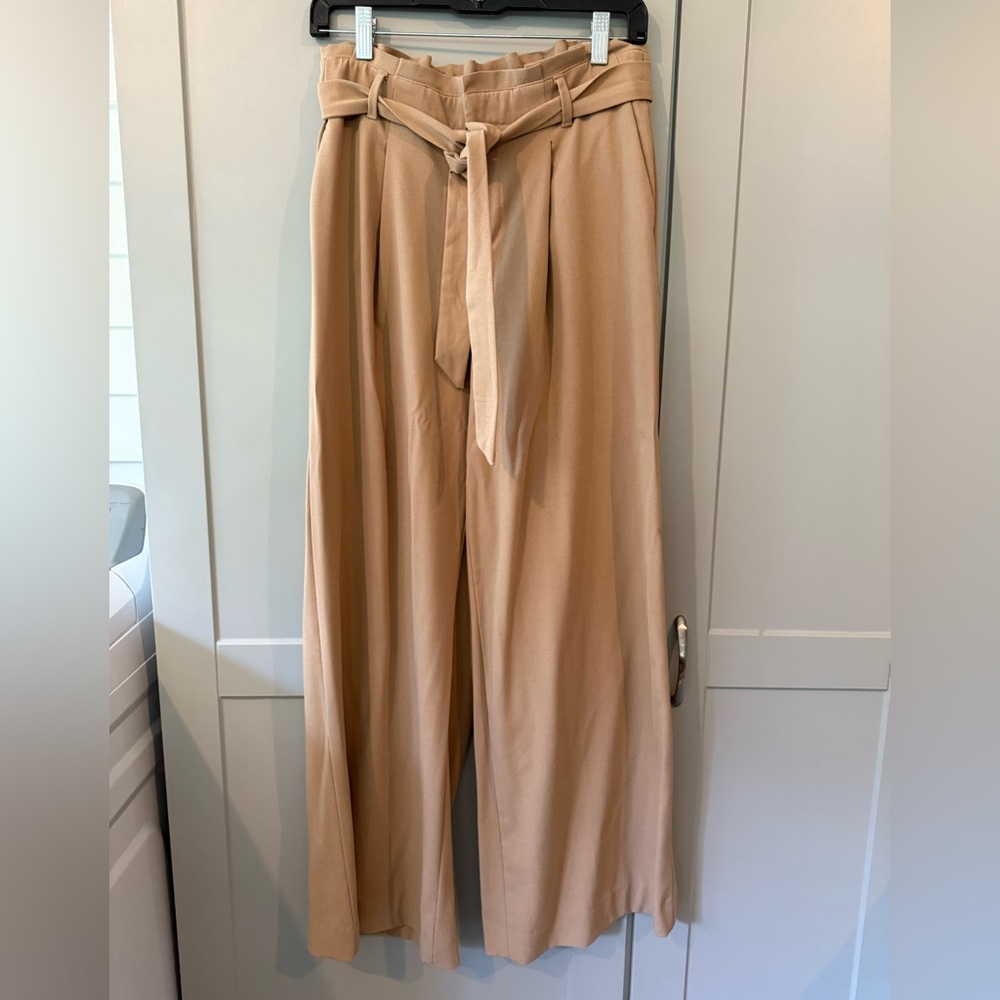Banana Republic Beige belted Wide-Leg Trouser